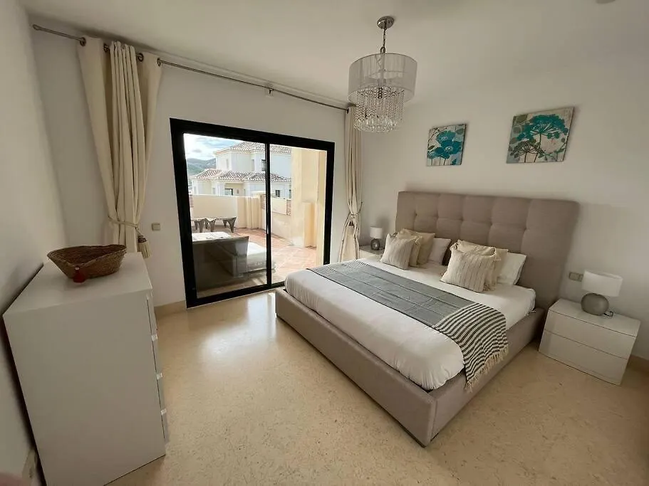 Capanes Del Golf Luxury Apartment Málaga